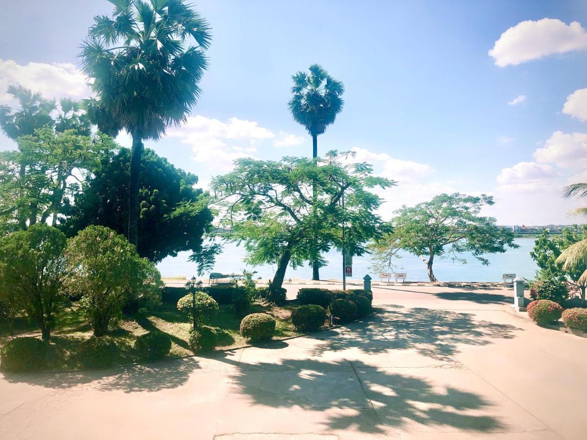 Mekong Hotel Thakhek Esterno foto
